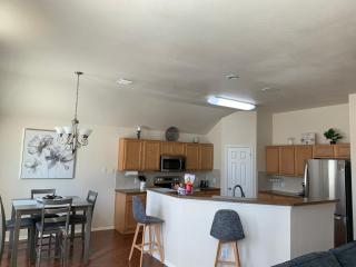 Home in the Heart of the Dfw Entertainment District - Grand Prairie - 4