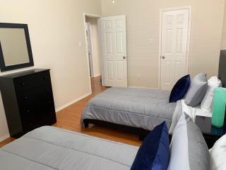 Home in the Heart of the Dfw Entertainment District - Grand Prairie - 2