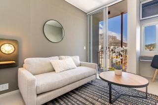 The Rose 703: Modern 7th Floor City Apartment - 0