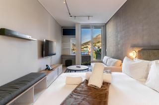 The Rose402: Modern City Aprt with Mountain Views - Cape Town - 0