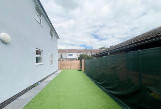 Three bedroom flat in Gloucester road north with parking - Bristol - 2