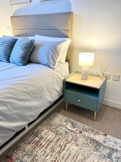 Luxury studio with super fast WiFi gated development - London - 8