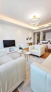 Luxury 2BR Midtown Apartment - Dubai - 0