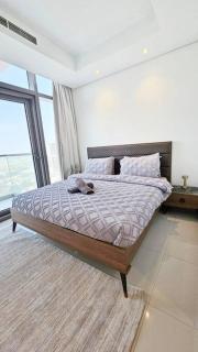 Luxury 2BR Midtown Apartment - Dubai - 7