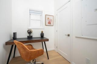 Spacious 2BR near UofT and College - 1