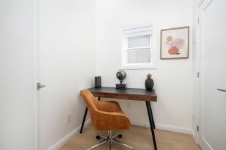 Spacious 2BR near UofT and College - 5