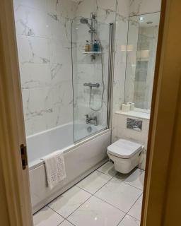 Elmardi Residence - City Centre 2 Bedroom Apartment - Birmingham - 5