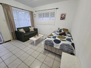 Corner Cottage - All to yourself - Durban - 4