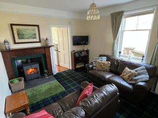 Old Lock-keeper's Cottage - 1