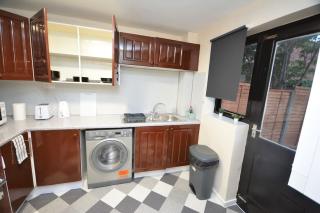Spacious 3 Bedroom House in Beckton London - Londra - 4