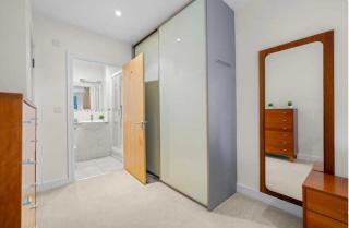 Elegant Molesey Apartment - Molesey - 2