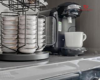 Spacious 1 Bed Flat for Contractors Leisure and Relocation Guests by Icon Living Properties Short Lets and Serviced Accommodation Barking - 5