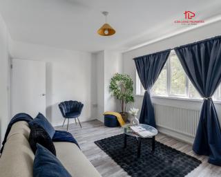 Spacious 1 Bed Flat for Contractors Leisure and Relocation Guests by Icon Living Properties Short Lets and Serviced Accommodation Barking - Barking - 7