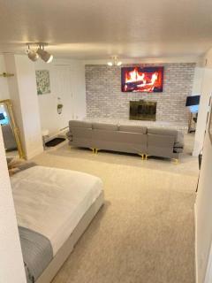 Studio Apartment on The Hill in Elko - 2