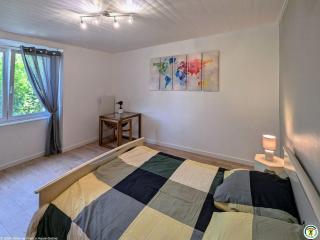 Gîte paisible avec terrasse et jardin à La Vernotte - FR-1-583-236 - - 7