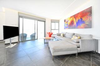 Modern Sky Penthouse 3BR with parking by HolyGuest - Tel Aviv - 3
