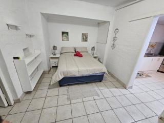 Corner Cottage - All to yourself - Durban - 8