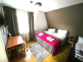 Doppelzimmer, eigenes Bad, stadtnahe, ruhig, Airport nahe! - Bönningstedt - 0
