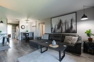 Walk-In - Near the 76 Strip - Outdoor Pool - FREE TICKETS INCLUDED - V2903-3 - 0