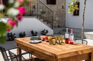 The calopes suites - Paphos - 7