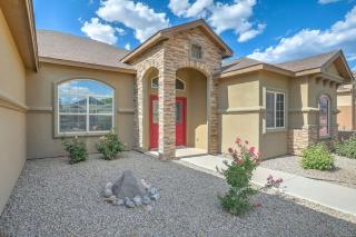 817 Shiprock Spacious 5BD 3BATH near Golf Course - Alamogordo - 0