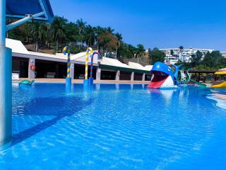 Suíte com Vista para o Lago em Capitólio, acesso a piscina adulto e infantil, quadra de beach tênis e playgroud - Capitólio - 8