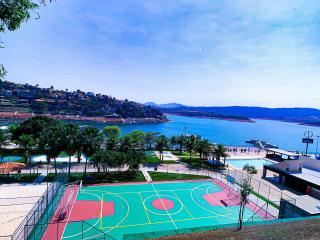 Suíte com Vista para o Lago em Capitólio, acesso a piscina adulto e infantil, quadra de beach tênis e playgroud - Capitólio - 4