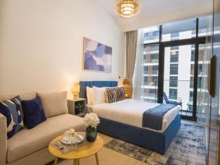 EasyGo- Lavish STU with Pool view in Azizi Riviera - Dubai - 9