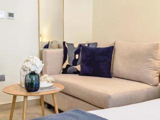 EasyGo- Lavish STU with Pool view in Azizi Riviera - Dubai - 2