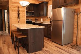 Cozy Cabin Retreat for Your Perfect Getaway - - 2