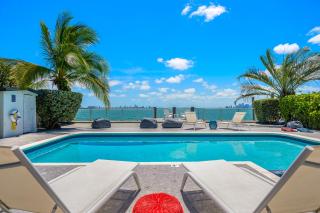 Best Bayfront View Villa with Heated Pool - 5