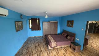 4 star lavish villa - Mumbai - 9
