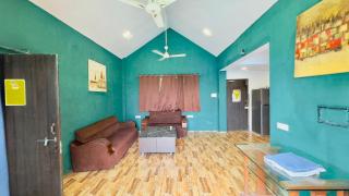 4 star lavish villa - Mumbai - 1