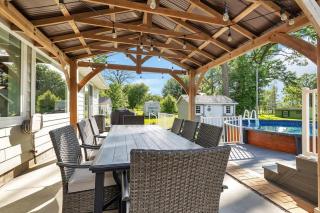 Lake Front Home with Pool and Stunning Views - Annandale - 2