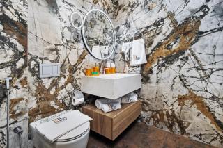 Stylish Poolside Apartment in Dubai Creek Harbour - By DuStay - 5