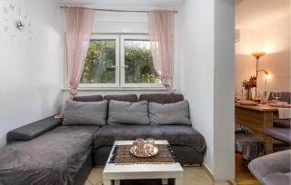 3 Bedroom Beautiful Apartment In Rijeka - Fiume (Rijeka) - 8