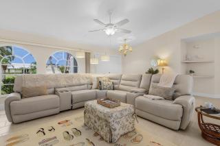 Spacious 4-Bedroom Villa with Private Pool and Canal View- Villa Red Coral - Roelens - 5