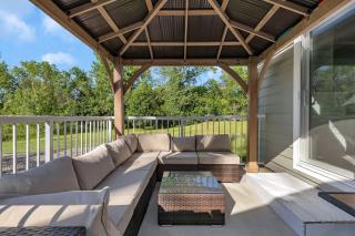 Lake Front Home with Pool and Stunning Views - Annandale - 3