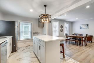 Walk to Mercer University Home with Yard in Macon! - Macon - 2