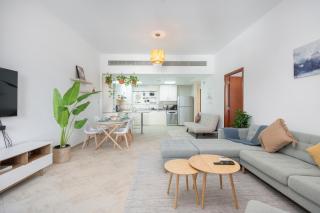 Cozy 1-Bedroom Apartment for 5 in Motor City! - Dubai - 6