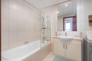 Cozy 1-Bedroom Apartment for 5 in Motor City! - Dubai - 7