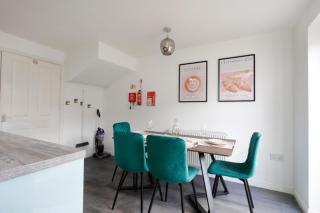 FreeParking,Contractors,Wifi, SmartTV - 7