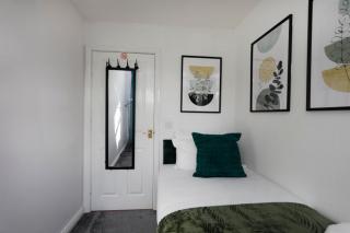 FreeParking,Contractors,Wifi, SmartTV - 6