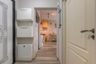 Sunny Flat-4 People-Delta Mall-Private Parking Space - Vladislav Varnenchik - 2
