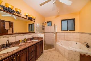 Oceanview Infinity Pool Walk to 2 Beaches - 2