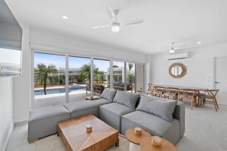 Modern Villa 5 BD 4 BA Large Pool - 4