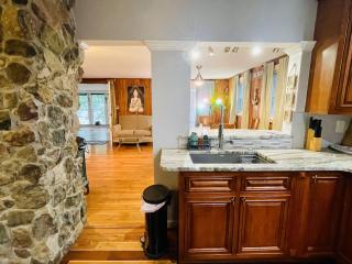 4 Bedroom 2 Bathroom Lake Heaven with 50ft lakefront on Honeoye lake - Honeoye - 2
