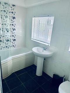 Romford spacious house with conservatory - Navestock - 4