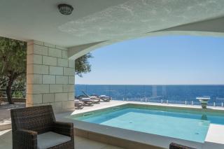 Seafront Villa Toma with Heated Pool - Gornji Dingač - 0