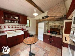 Maison rénovée avec grand terrain, équipements enfants, 3 chambres, proche de D938, vélos inclus - FR-1-426-539 - Bourneau - 9